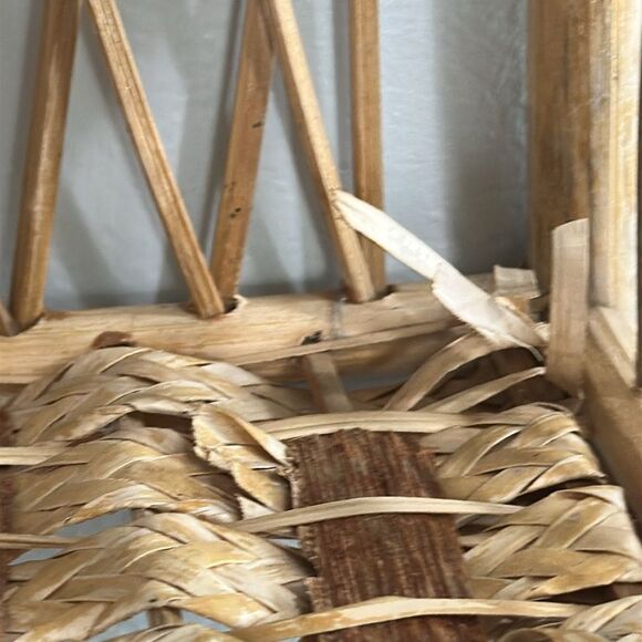 Vtg Lightweight Wicker Rattan Hanging/Sitting Woven Wall Bathroom Accent Shelf - Picture 7 of 17